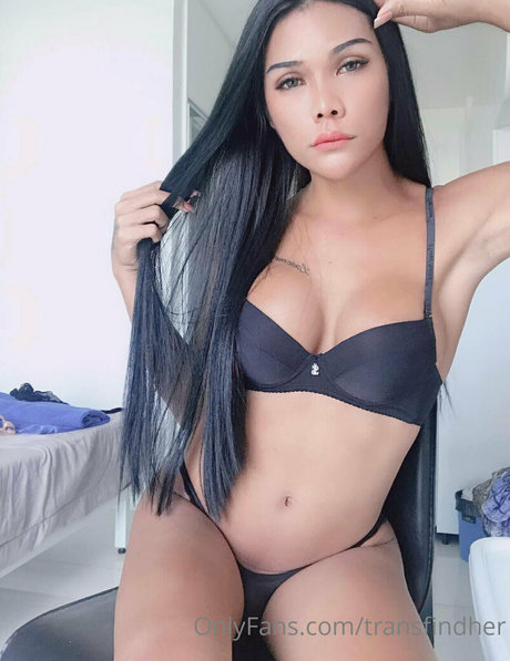 transfindher セクシーなポルノスター 写真