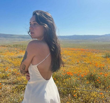 Bea Miller モデル 写真
