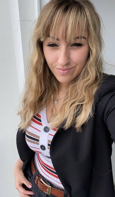 Chloe Smart ホットスター 画像