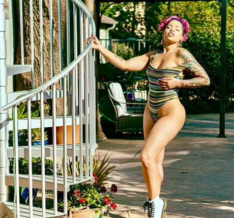 Miss Charlie Pearl 完璧なポルノスター 写真