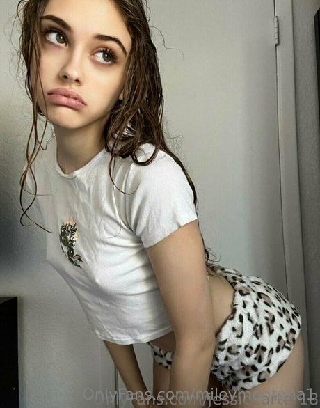 Jessie Carter 可愛いモデル 写真
