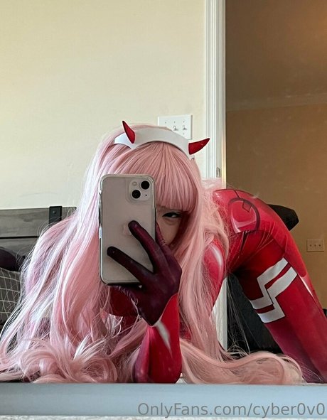 cyber0v0 top profile image