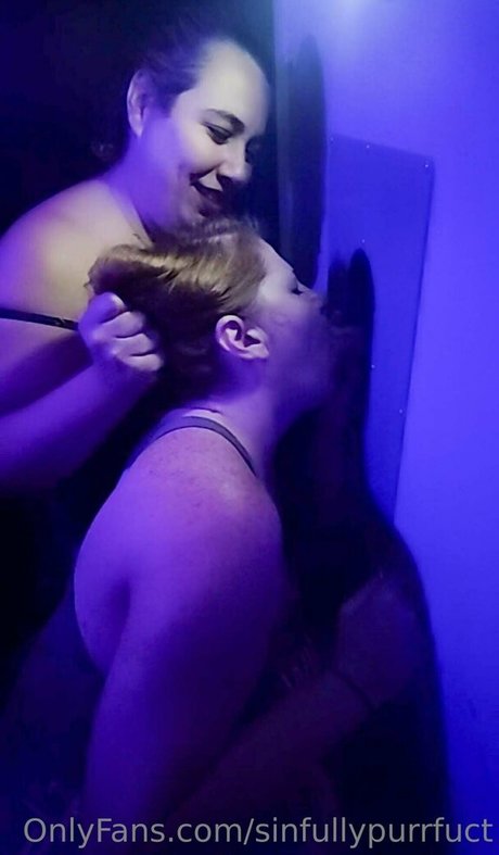 sinfullypurrfuct セクシーモデル 画像