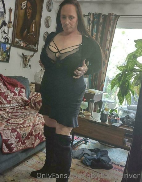 bbwbustydriver アダルトスター 写真