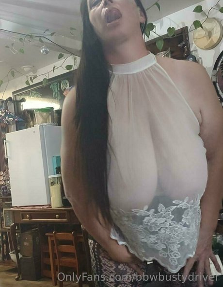 bbwbustydriver 美しいモデル 画像