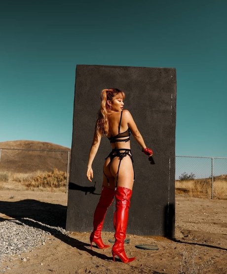 Tiffanie Marie 高品質スター 写真