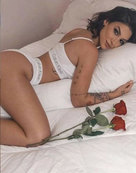 Bianca Andrade 完璧なスター 写真
