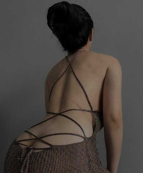 Cornel Kelios 高品質モデル 画像
