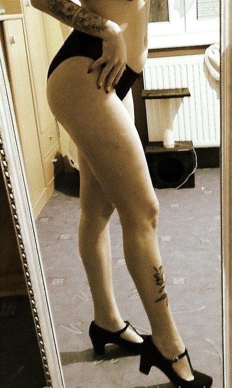 niyokochan 完璧なポルノスター 写真