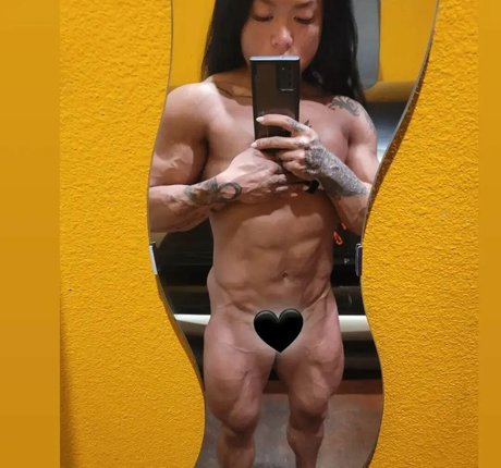 Marilyn Yee Tong エロティックなスター 写真