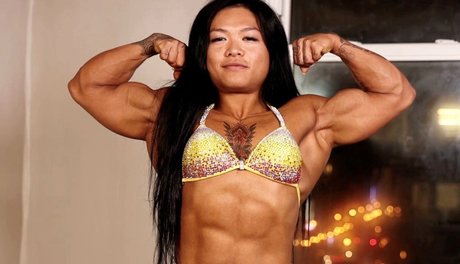 Marilyn Yee Tong エロティックモデル 写真