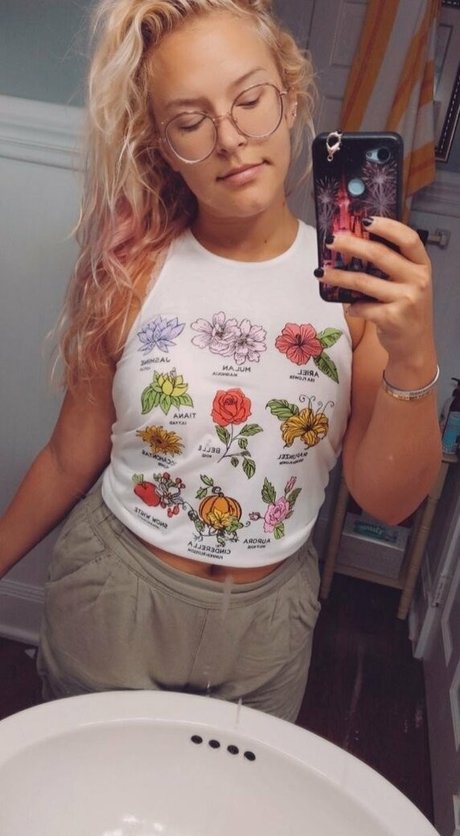 The Sarah Gracie ヌードのポルノスター 写真