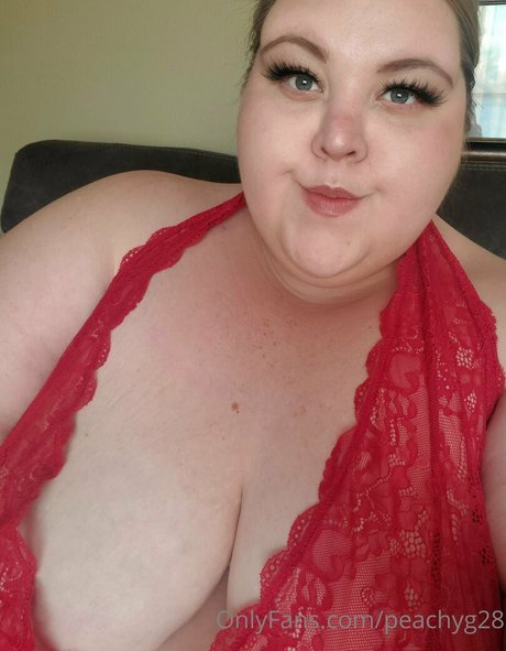 peachyg28 top profile image