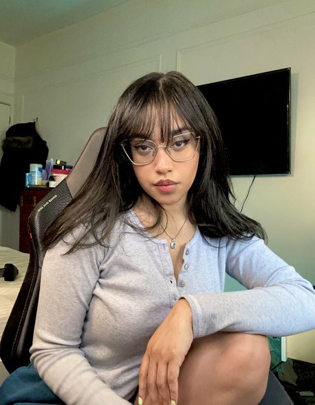 itsqueennovaa 高品質女優 写真