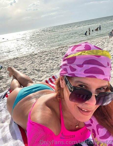 latinafoxy69 アダルトスター 写真