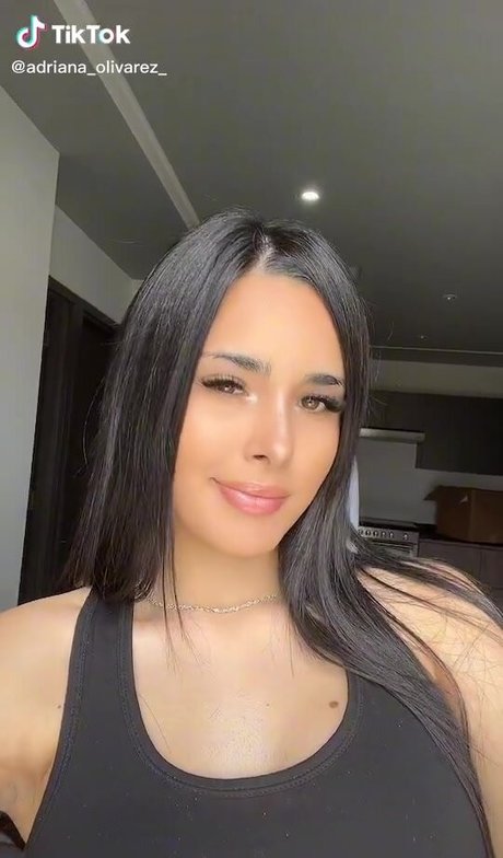 Adriana Olivarez ポルノスター ホット 写真