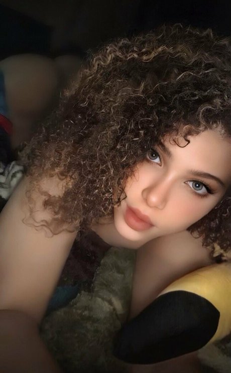 BrianaBraska 美しいスター 写真