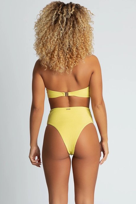 Jena Frumes ポルノスター 可愛い 写真
