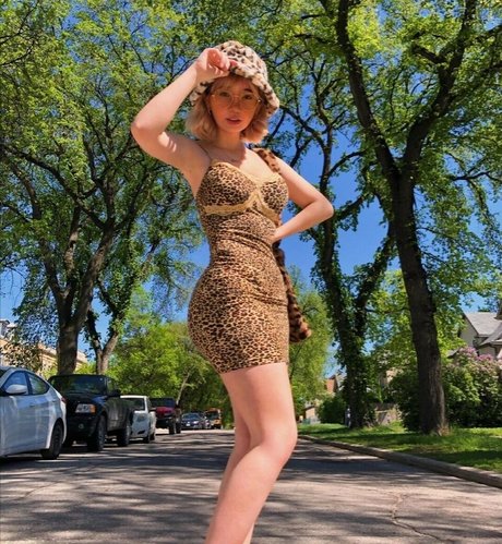 Daniela RD Lewis 高品質モデル 写真