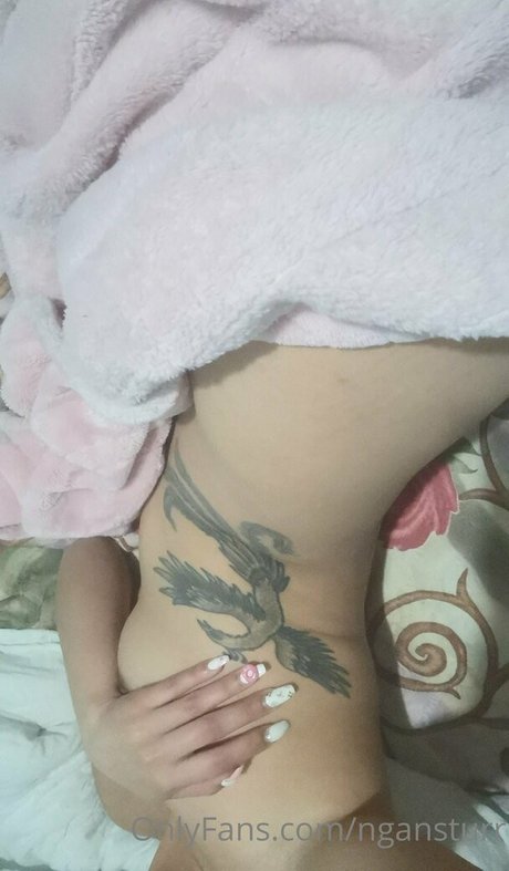 ngansturr ヌードのポルノスター 写真