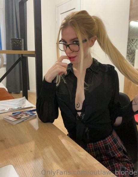 outlaw blonde HDスター 画像