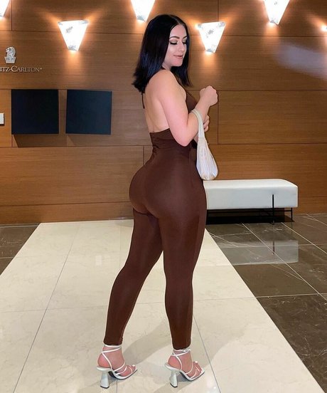 Yasminsun 美しいポルノスター 写真