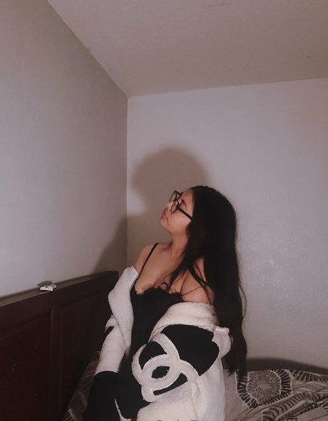mich of 美しいポルノスター 写真