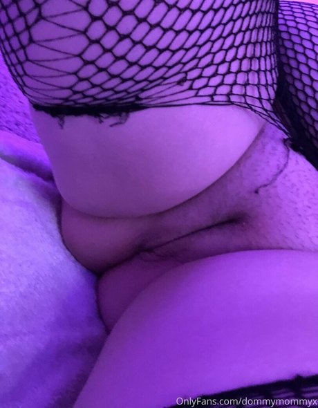 ティーンのおっぱいオンリーファンズ ヌード 写真