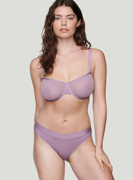 Lauren Searle ヌードモデル 画像