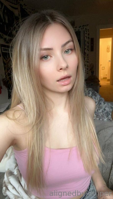 alignedbyjuniper セクシー女優 写真