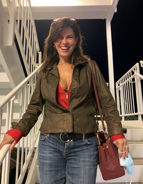 Mary Burke かわいいポルノスター 画像