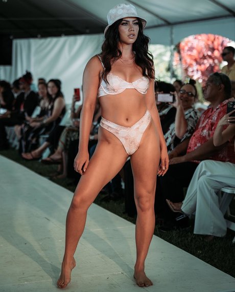 Kama Dung ポルノスター 美しい 写真