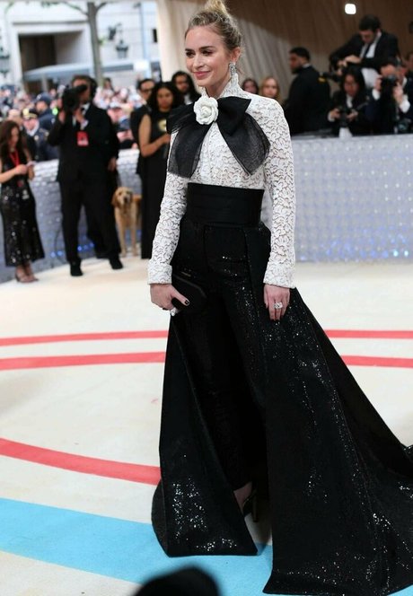 Emily Blunt 可愛いモデル 写真