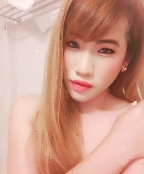 mint24230694 エロティックなポルノスター 写真