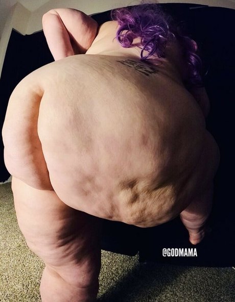 Godmama io セックス女優 写真