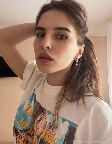 krisblow セックス女優 写真