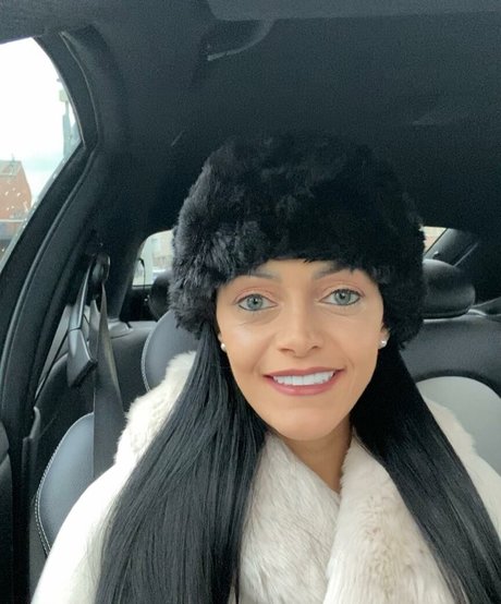 Kalina Balimezova エロティックモデル 写真