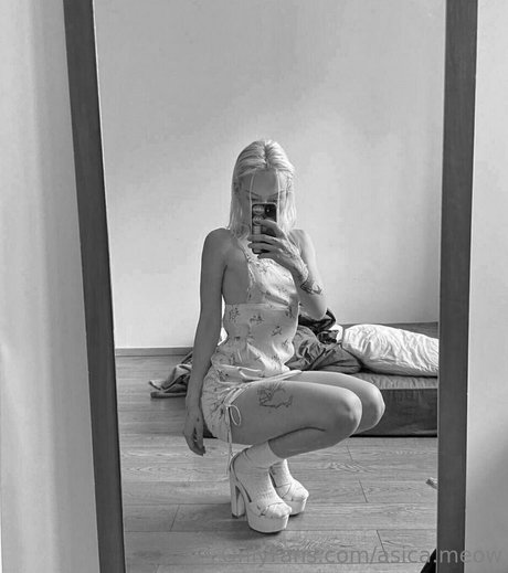 asica meow ポルノスター 美しい 写真