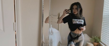 basedlilv セックスポルノスター 画像