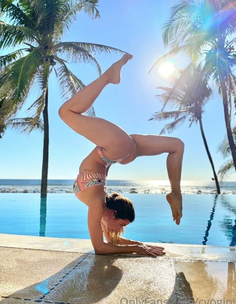 Clodi Yogini 無料モデル 写真