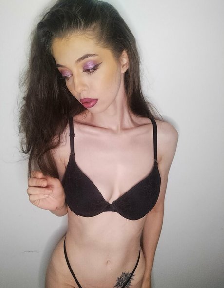 marikof18 アート女優 写真