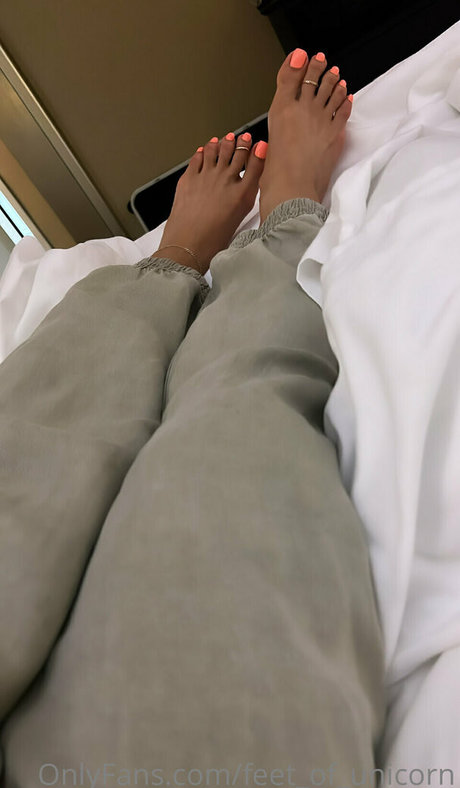 feet of unicorn かわいいポルノスター 写真