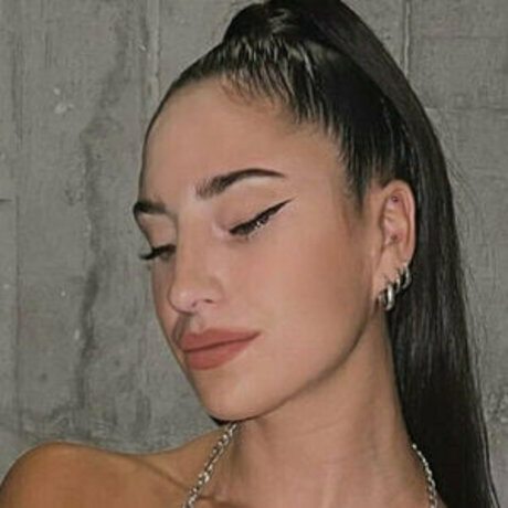 gigiikhalifa ヌードモデル 写真