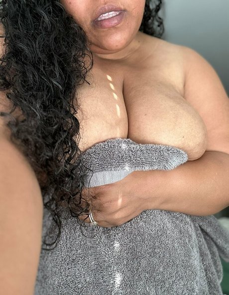 naughtybbw462606 限定スター ギャラリー