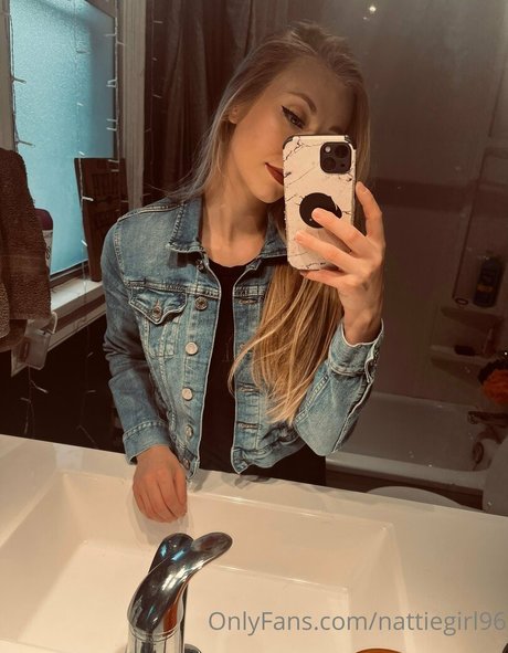 nattiegirl96 top profile image
