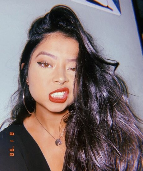 dani bluee セクシーなポルノスター 写真