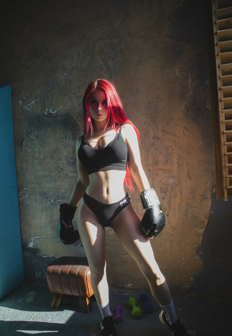 Angie Strelnikova ヌード女優 写真