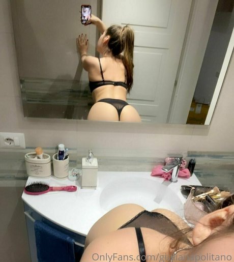 giulianapolitano ポルノモデル 写真