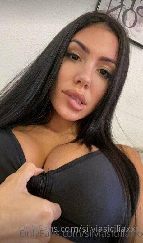 silviasiciliaxxx ポルノスター 裸 写真