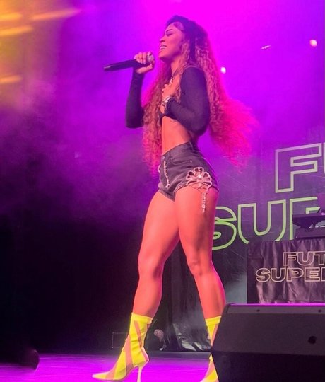 Jilly Anais 裸の女優 ギャラリー